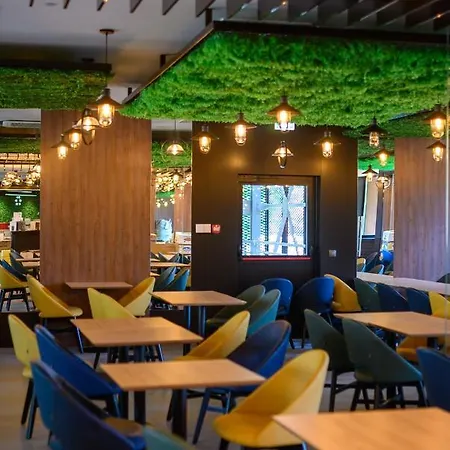 酒店 Salis 图兹拉